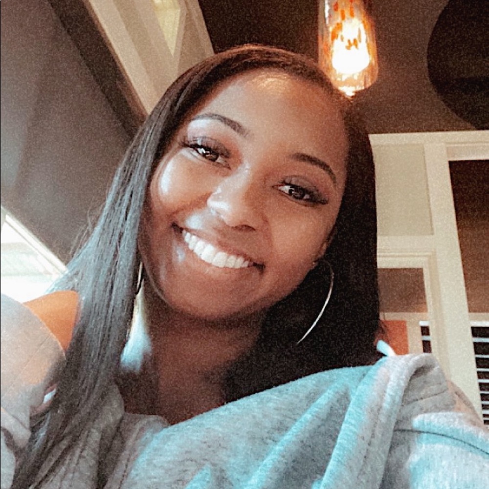 Meet your Posher, Jaylene G!